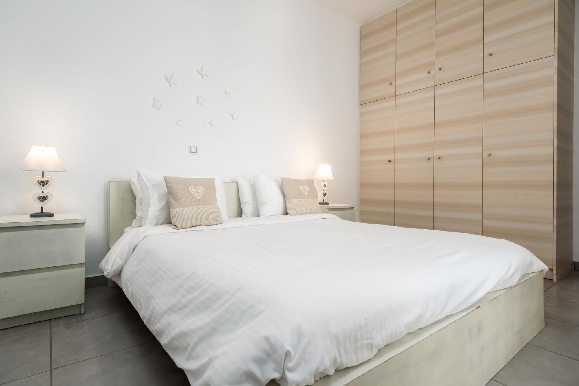 Azzurro Bianco Suites ปาริเกีย ภายนอก รูปภาพ